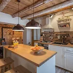 Nyaraló Rustic Istrian House Varesco