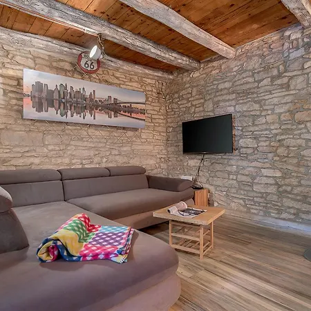 Rustic Istrian House Varesco Krnica