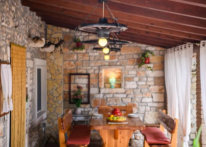Rustic Istrian House Varesco Feriehus *