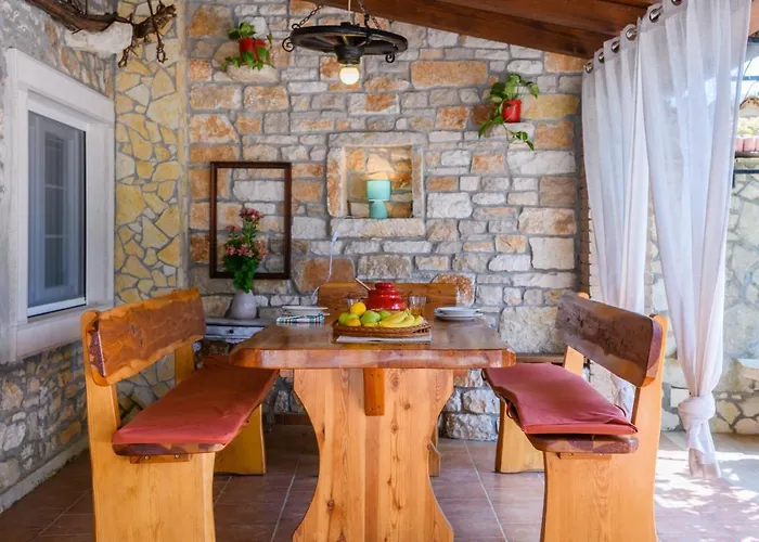 Rustic Istrian House Varesco *