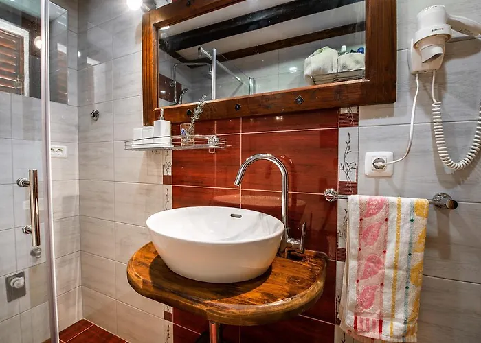 Feriehus Rustic Istrian House Varesco Krnica