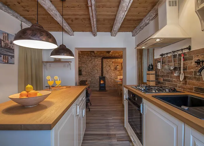 Rustic Istrian House Varesco Feriehus *