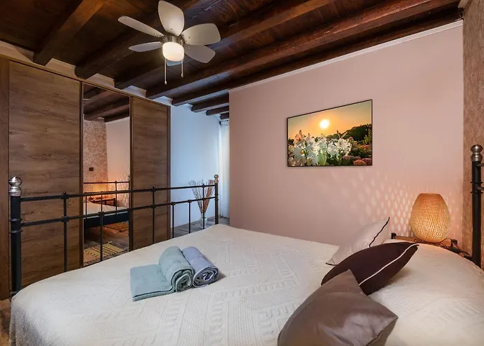 Rustic Istrian House Varesco Feriehus *