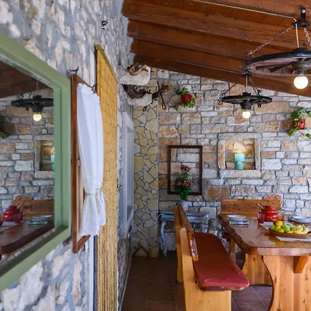 Rustic Istrian House Varesco בית נופש