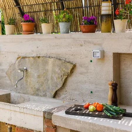 בית נופש Rustic Istrian House Varesco *