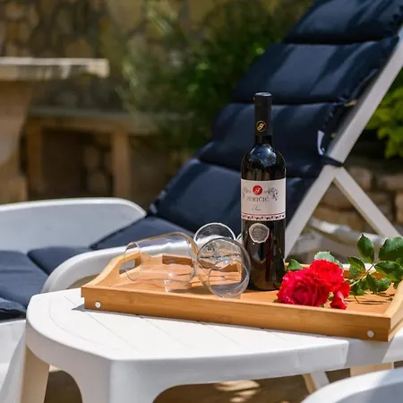 בית נופש Rustic Istrian House Varesco *