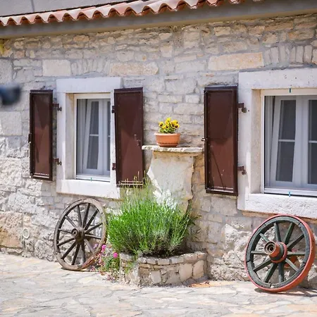 Rustic Istrian House Varesco *