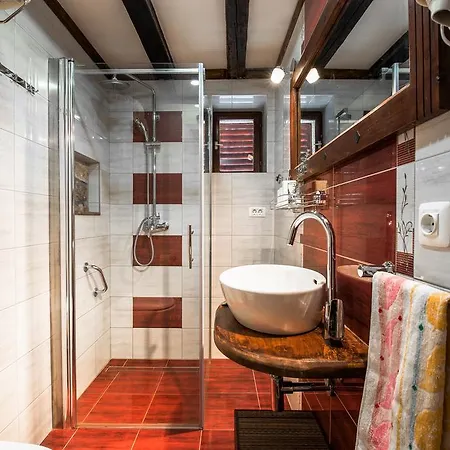 Rustic Istrian House Varesco בית נופש