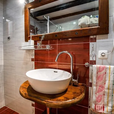 בית נופש Rustic Istrian House Varesco קרניצה