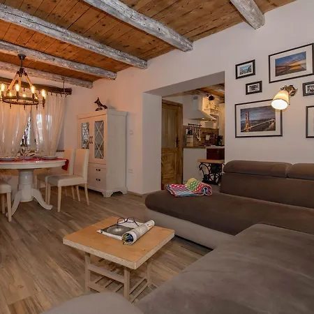 Feriehus Rustic Istrian House Varesco