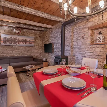 Rustic Istrian House Varesco * קרניצה
