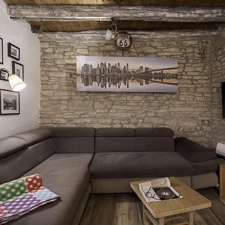 בית נופש Rustic Istrian House Varesco קרניצה