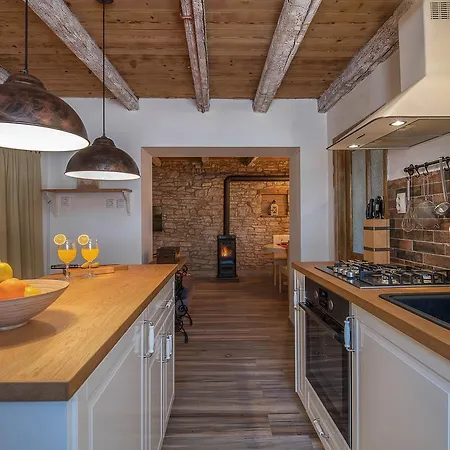 Rustic Istrian House Varesco Feriehus *