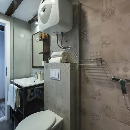 Rustic Istrian House Varesco בית נופש *